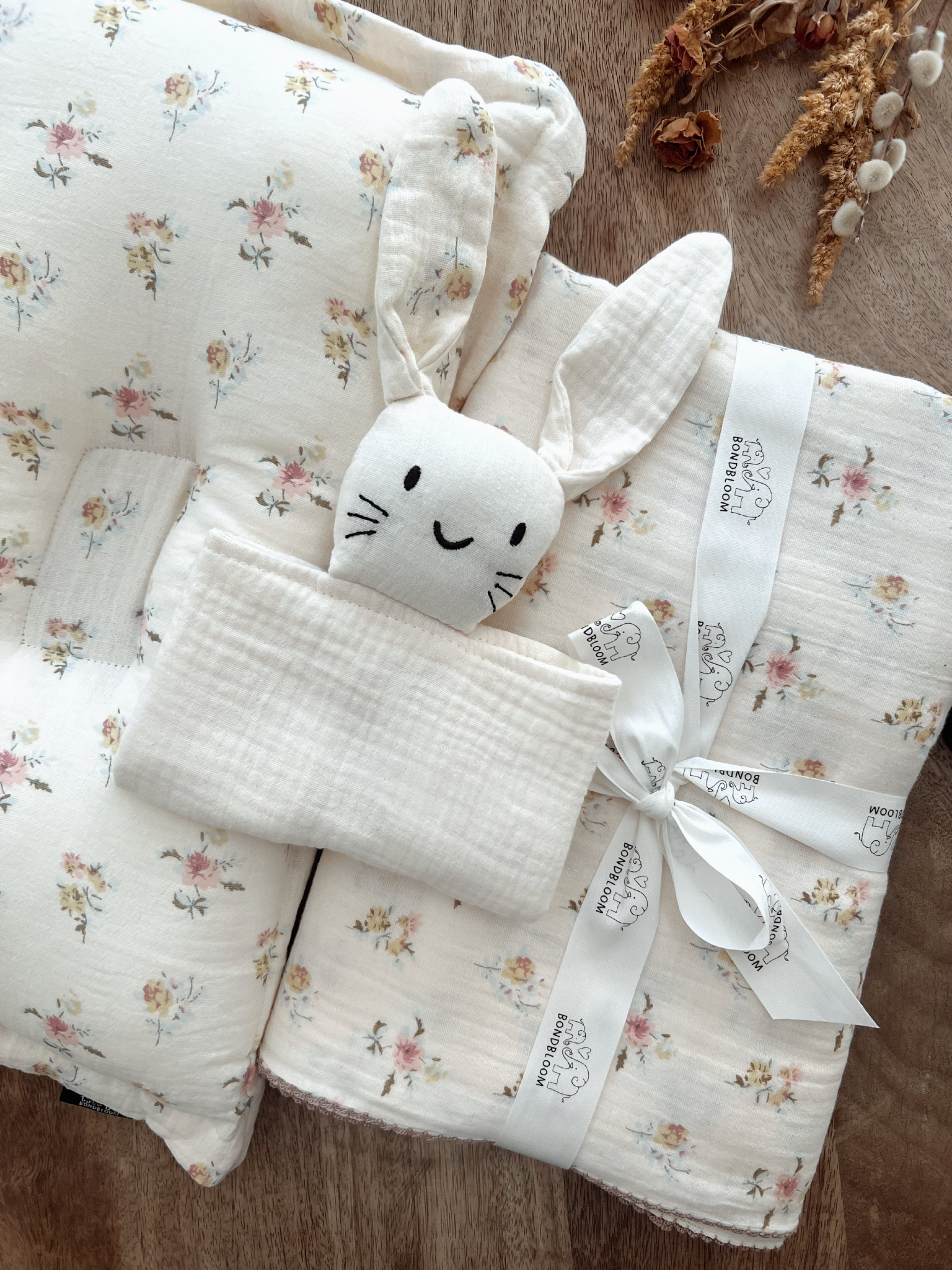 Fairford Meadow Snuggle bundle