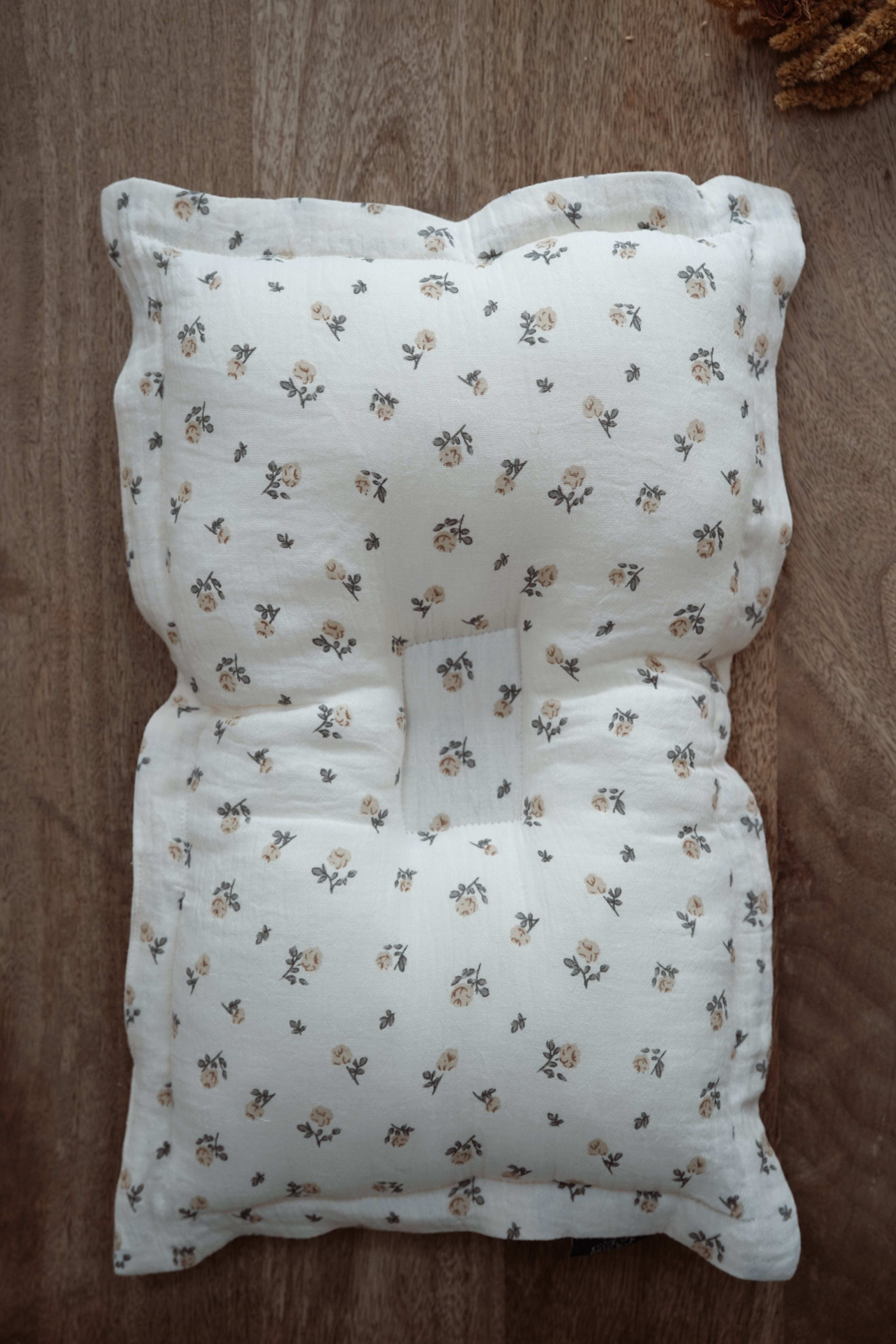 Eynsham Meadow Pillow